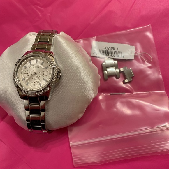 Guess Timepiece - Picture 5 of 7